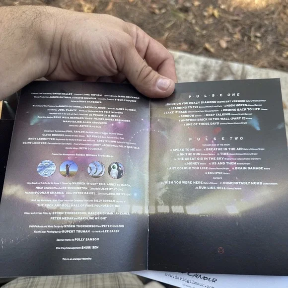 Pink Floyd PULSE Live at Earls Court - 2 DVDs + David Gilmour postcard! LIKE NEW - Picture 8 of 11